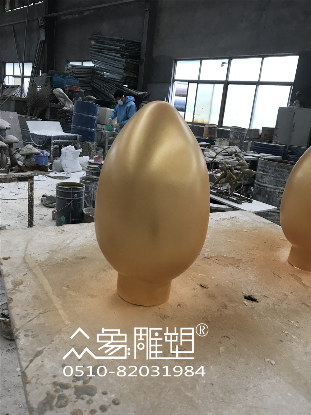 眾象雕塑金蛋.jpg 眾象雕塑金蛋.jpg