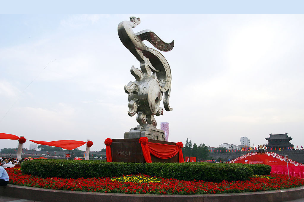 運(yùn)輸過程中如何確保玻璃鋼雕塑的平整度?