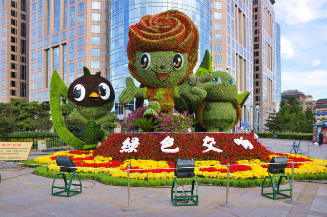 垂直花園雕塑怎么實現節能減排？