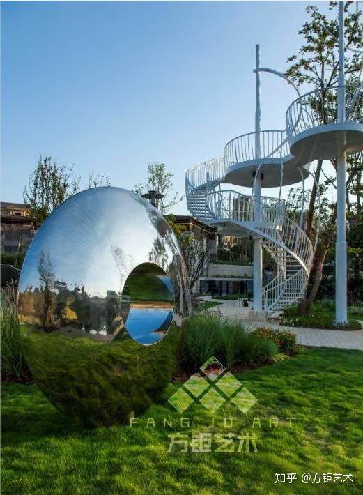 特殊天氣條件下,如何保護玻璃鋼雕塑?